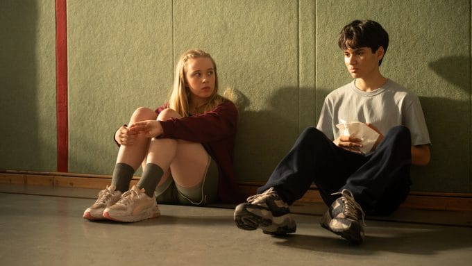 Spielfilm-Premiere zum 80. Jahrestag des Weltkriegsendes / Vielfältige zielgruppengerechte Angebote ab 4. Mai 2025 bei KiKA